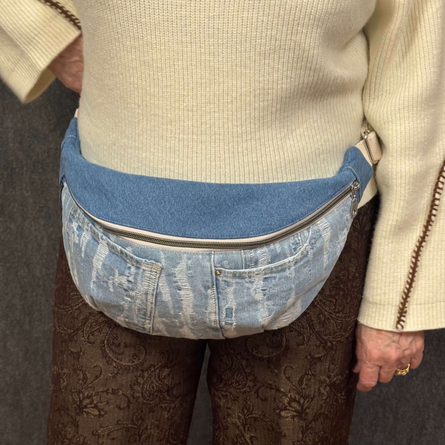 Fanny Pack - Cally White - Worn as a Fanny Pack