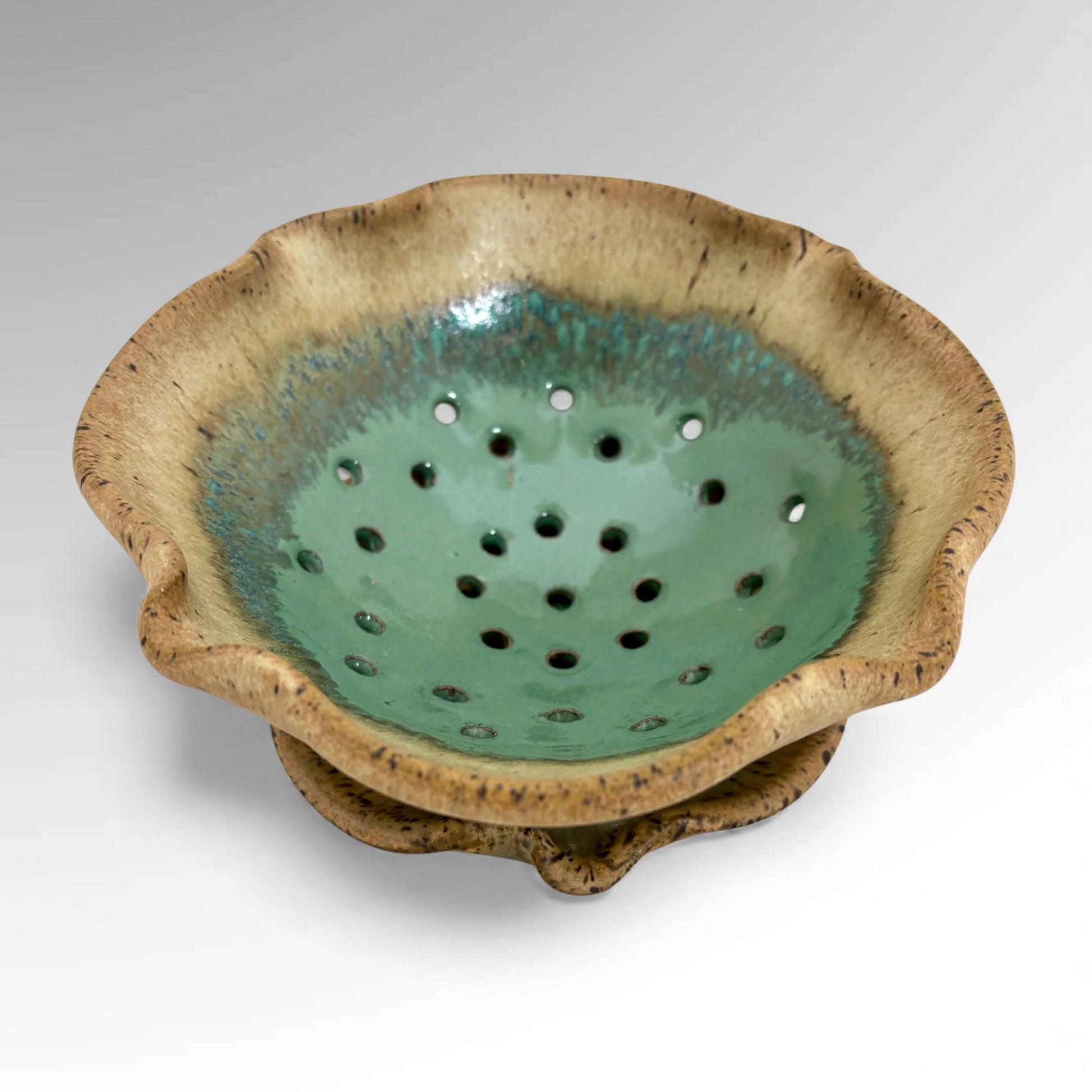 Green_Berry_Bowl_and_Plate_Set_-_Judy_Musicant-Photoroom-2