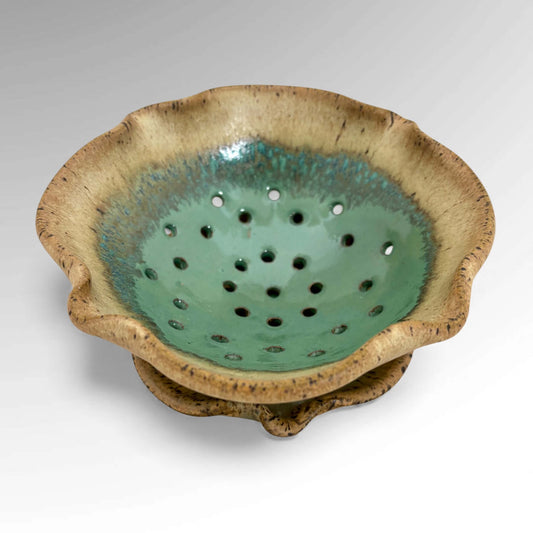 Green_Berry_Bowl_and_Plate_Set_-_Judy_Musicant-Photoroom-2